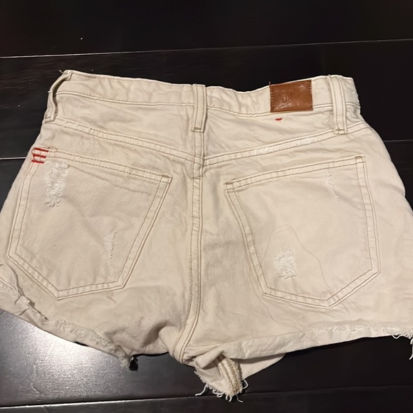 Worn twice! Size 24, and are girlfriend high rise jeans. - Picture 4 of 4